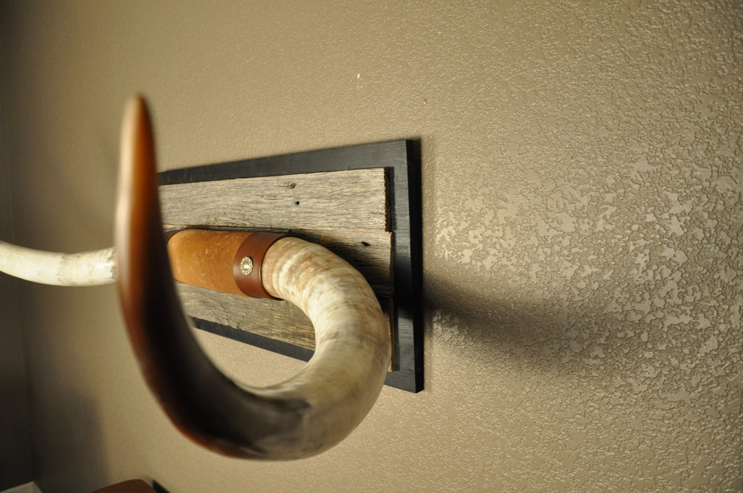 CANYON COLORS - 5' 11" Longhorn Mount