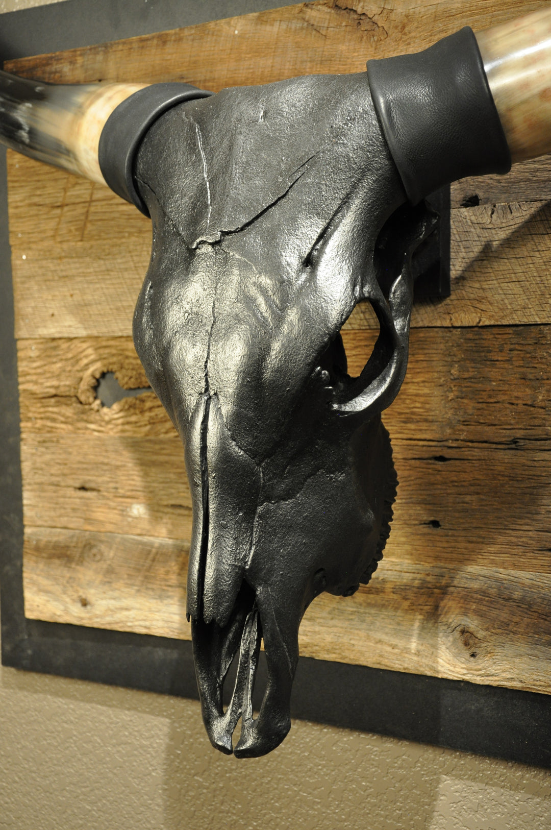 TOUGH LUCK - 4' 1/2" Longhorn Skull